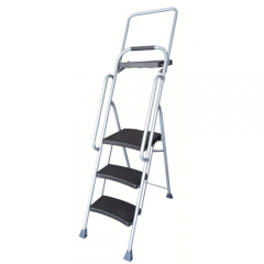 3 STEP LADDER WITH BIG PLASTIC STEPS AND WORKING TRAY